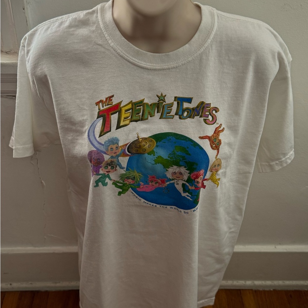 Gildan “The Teenie Tones” white 100% pure cotton graphic T-shirt, size L lounge